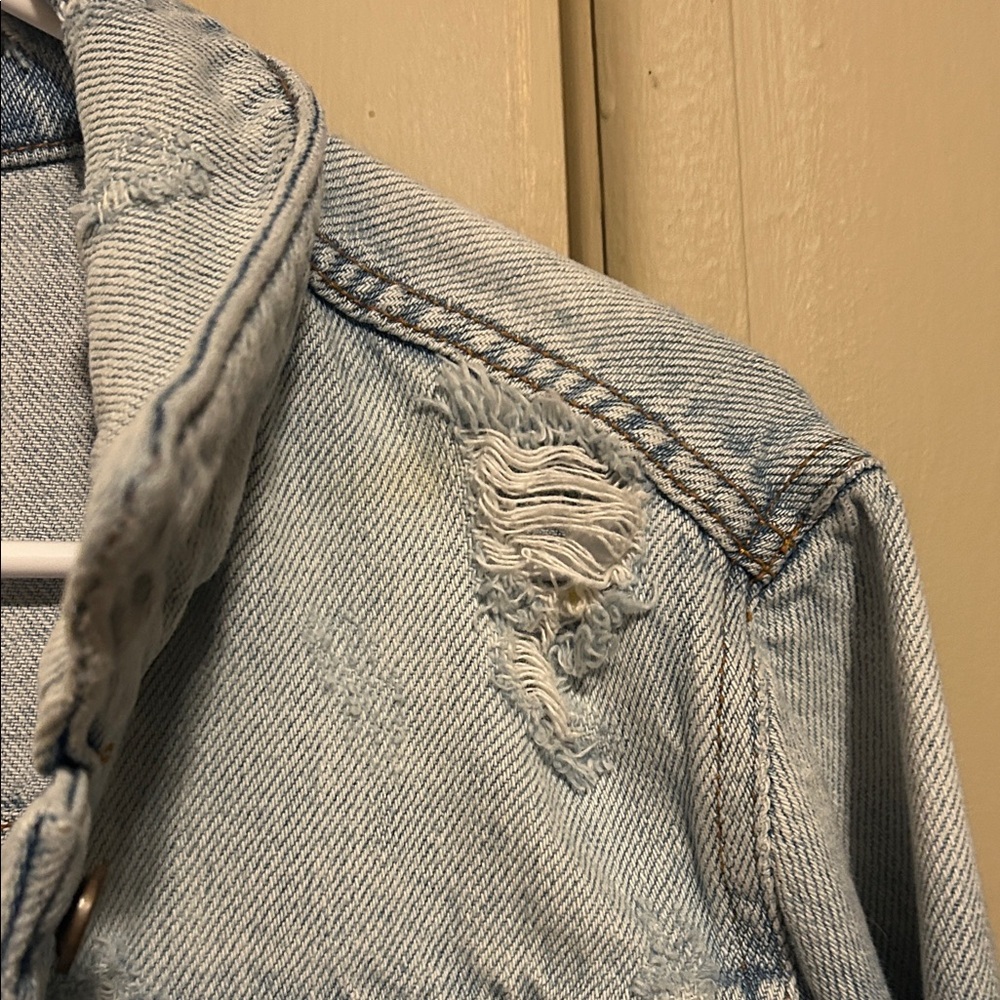 Distressed denim jacket - Picture 6 of 9
